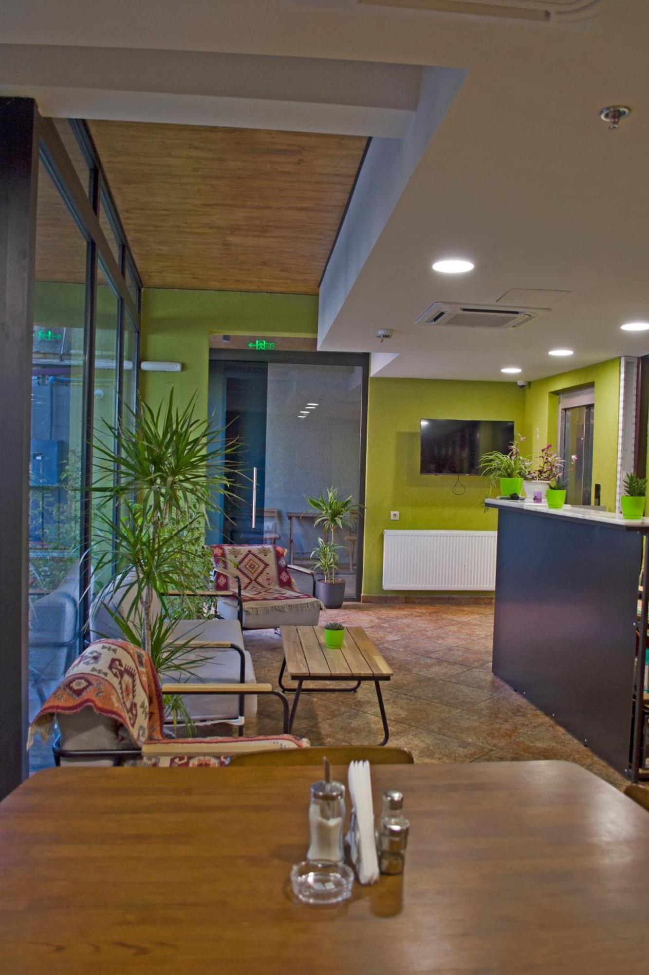 Green Inn Hotel Tbilisi Bagian luar foto