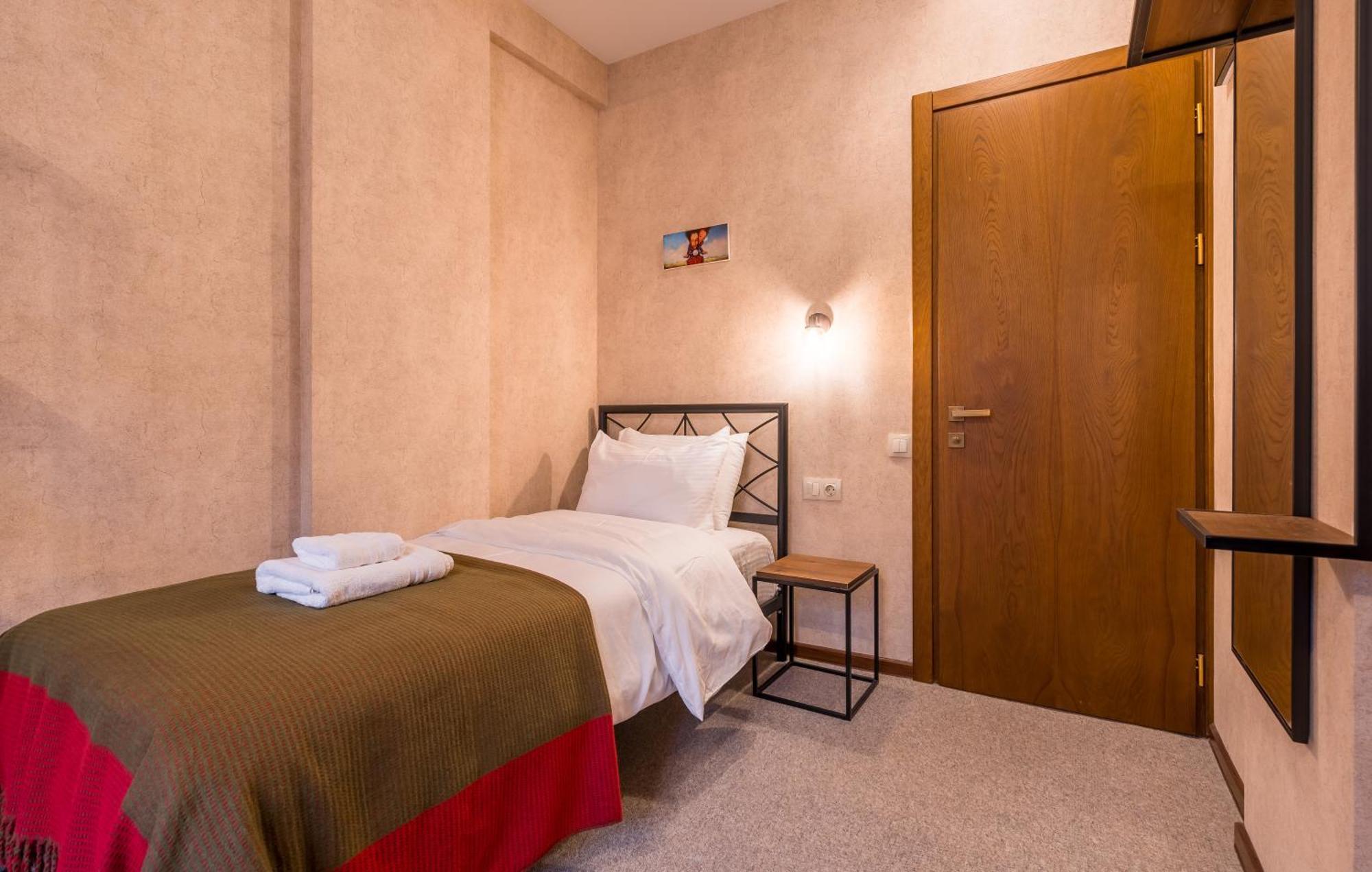 Green Inn Hotel Tbilisi Bagian luar foto