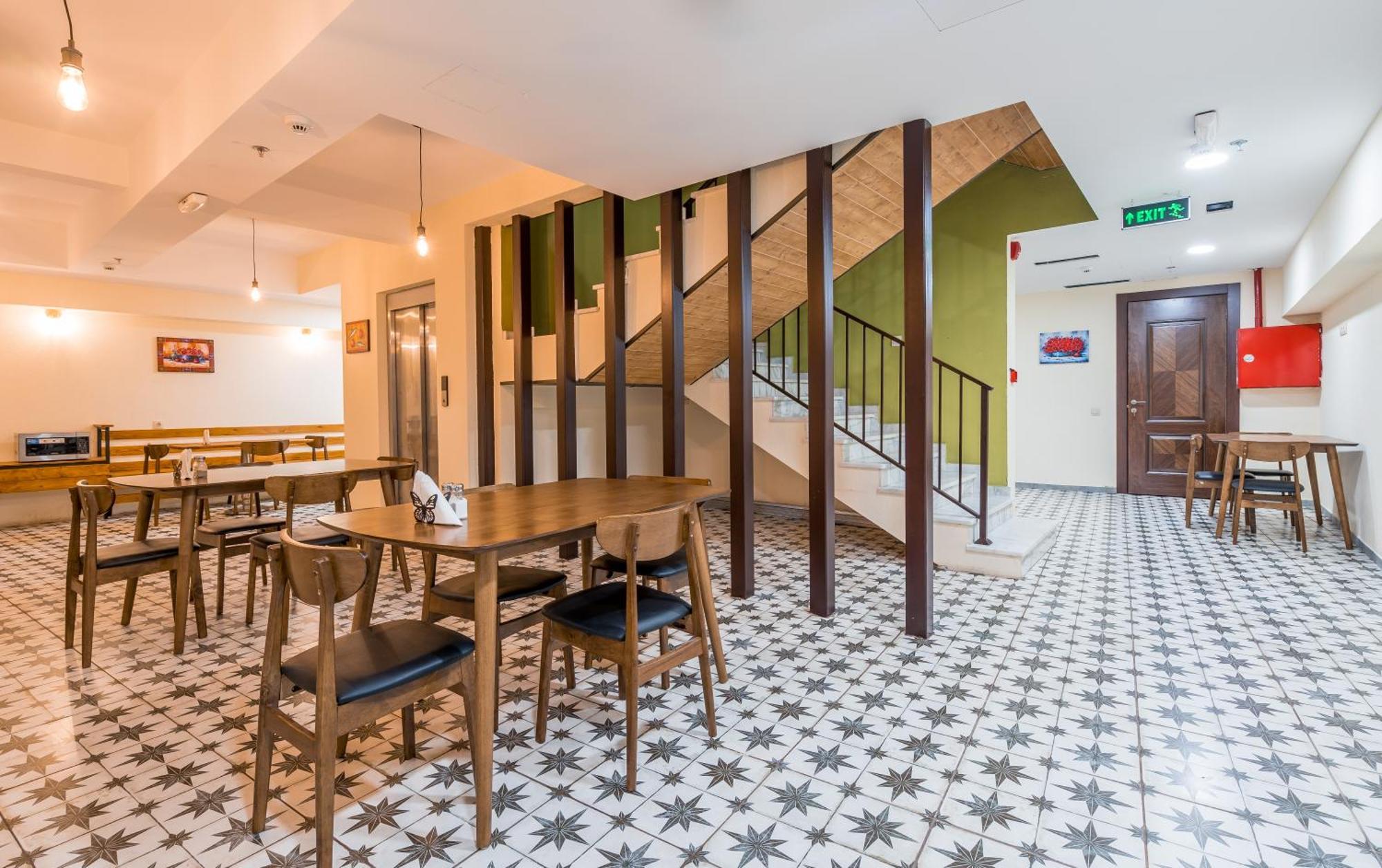 Green Inn Hotel Tbilisi Bagian luar foto