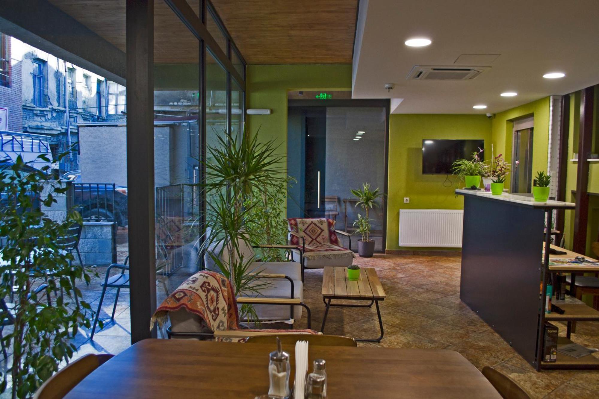 Green Inn Hotel Tbilisi Bagian luar foto