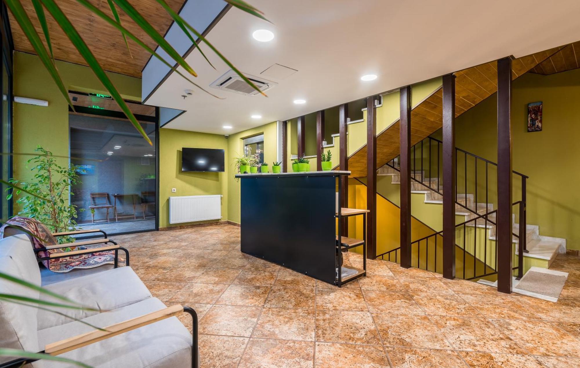 Green Inn Hotel Tbilisi Bagian luar foto