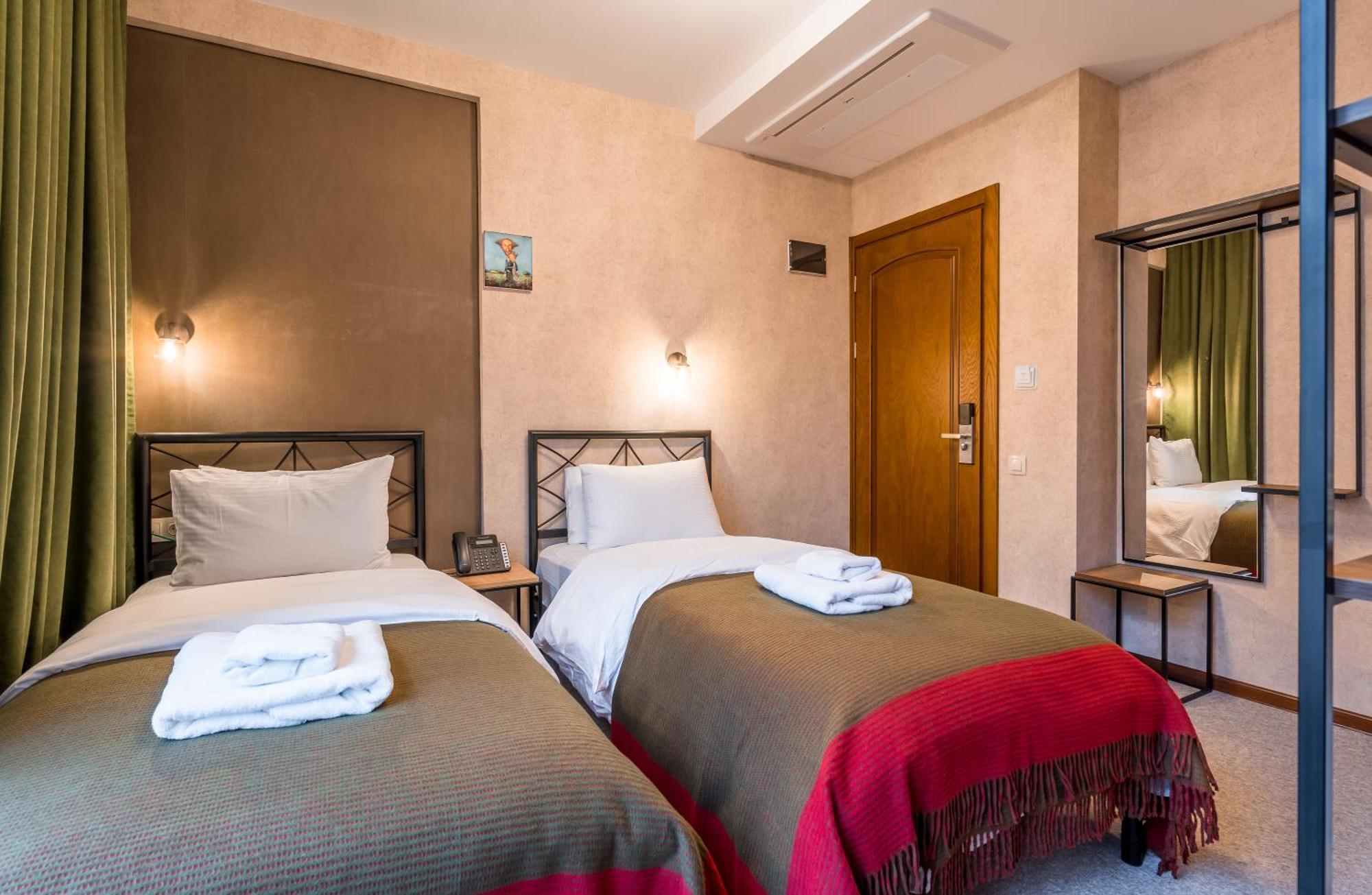 Green Inn Hotel Tbilisi Bagian luar foto