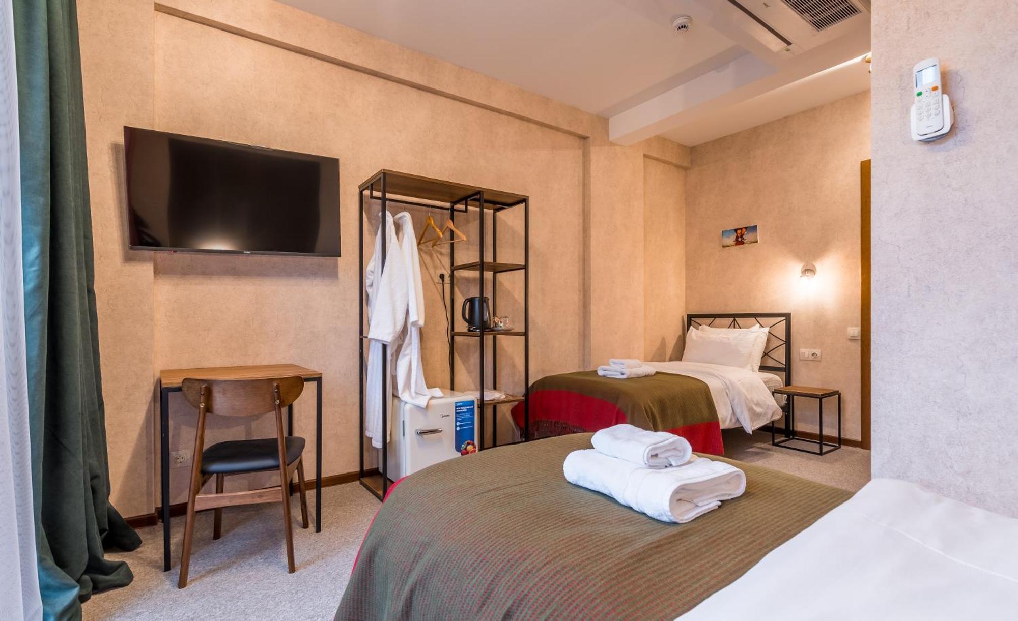Green Inn Hotel Tbilisi Bagian luar foto