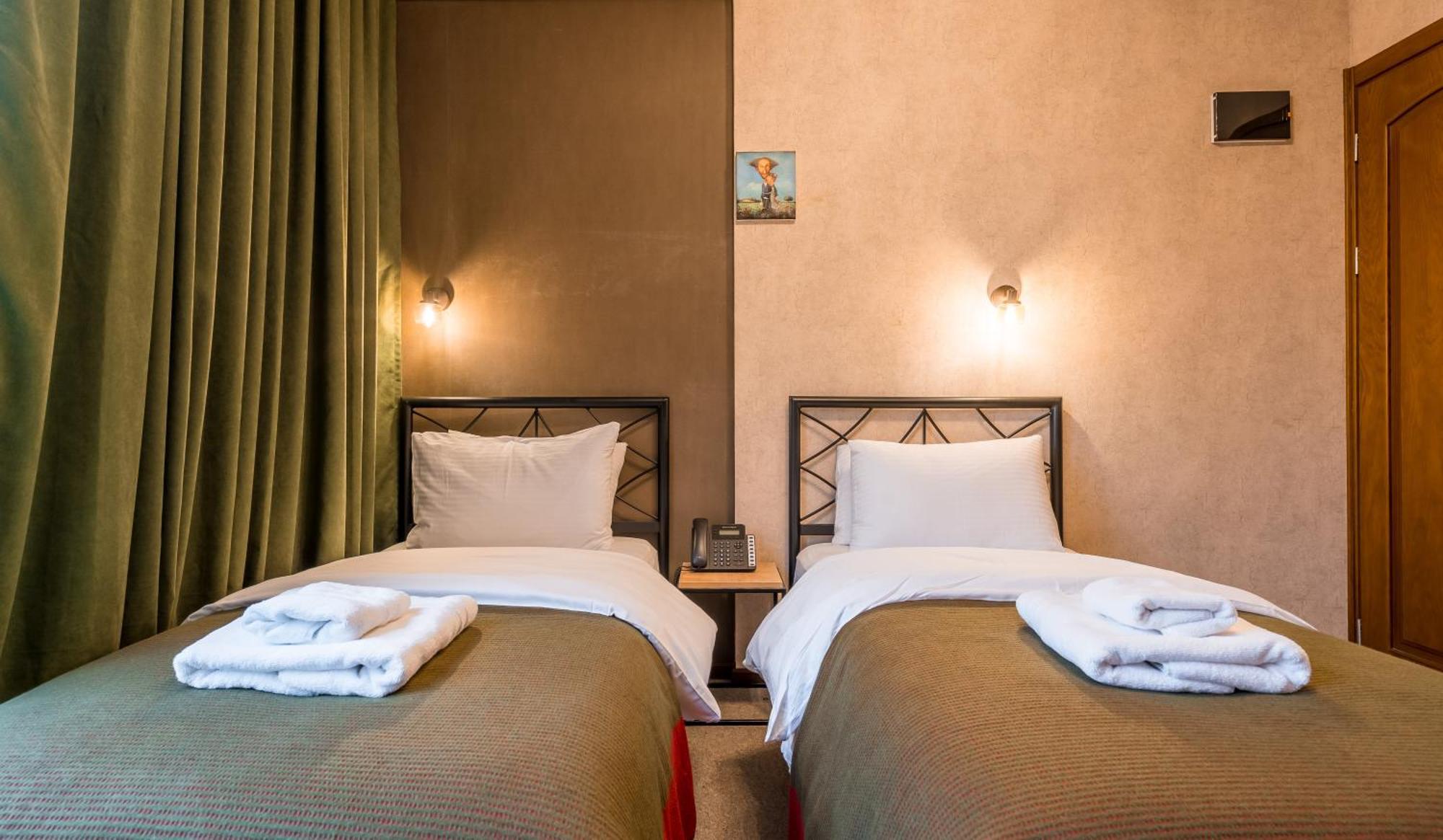 Green Inn Hotel Tbilisi Bagian luar foto
