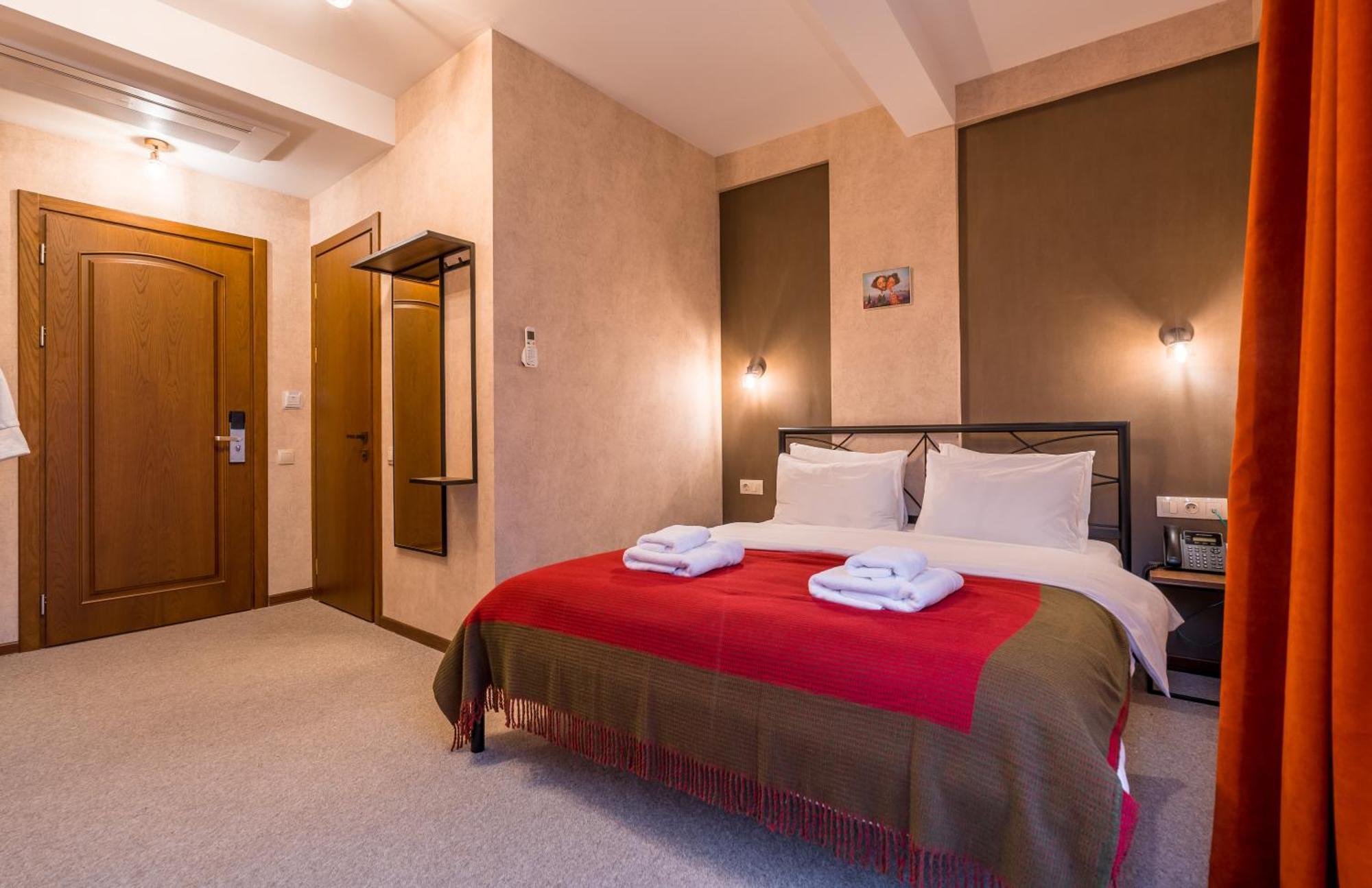 Green Inn Hotel Tbilisi Bagian luar foto