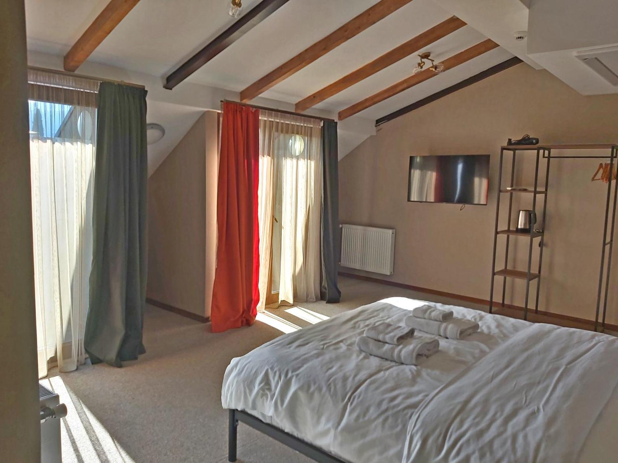 Green Inn Hotel Tbilisi Bagian luar foto