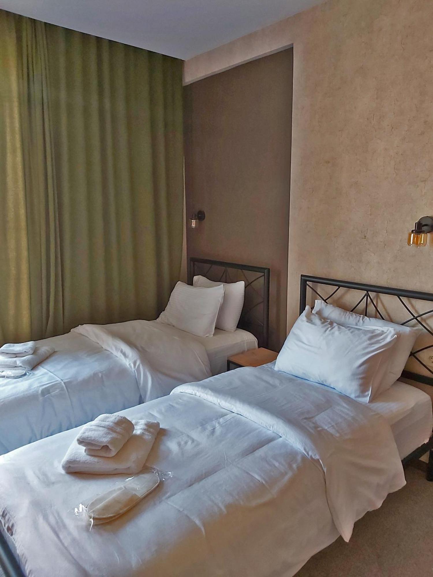 Green Inn Hotel Tbilisi Bagian luar foto