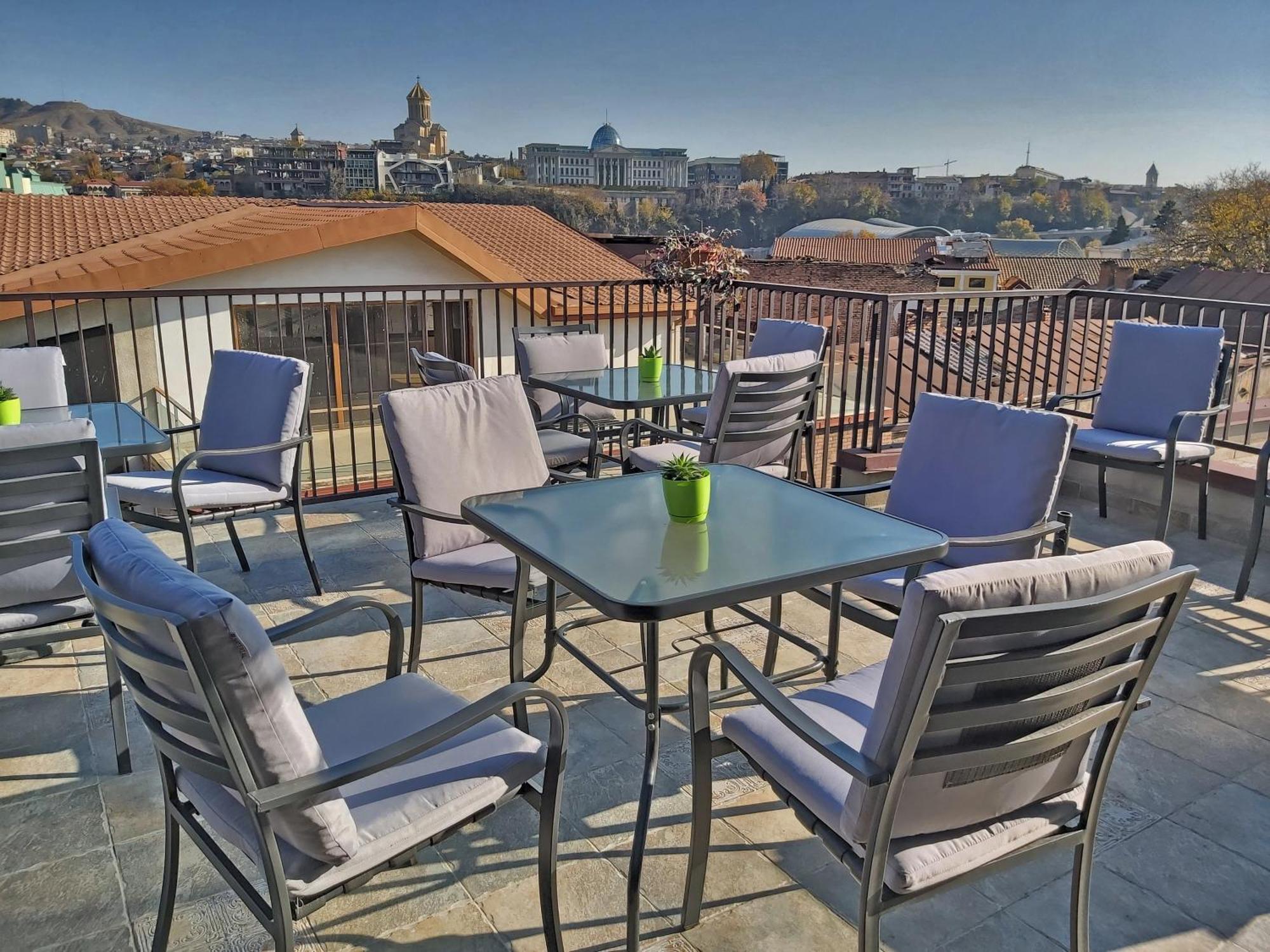 Green Inn Hotel Tbilisi Bagian luar foto