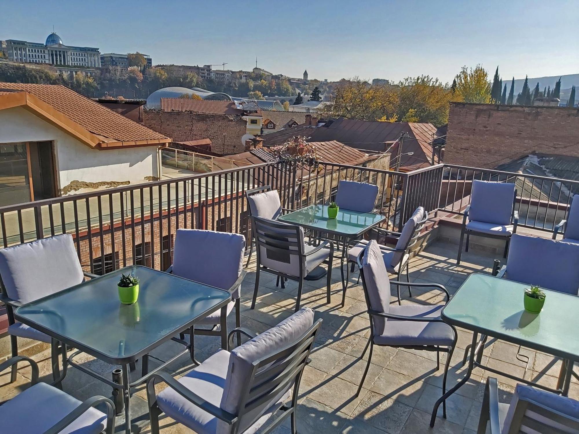 Green Inn Hotel Tbilisi Bagian luar foto